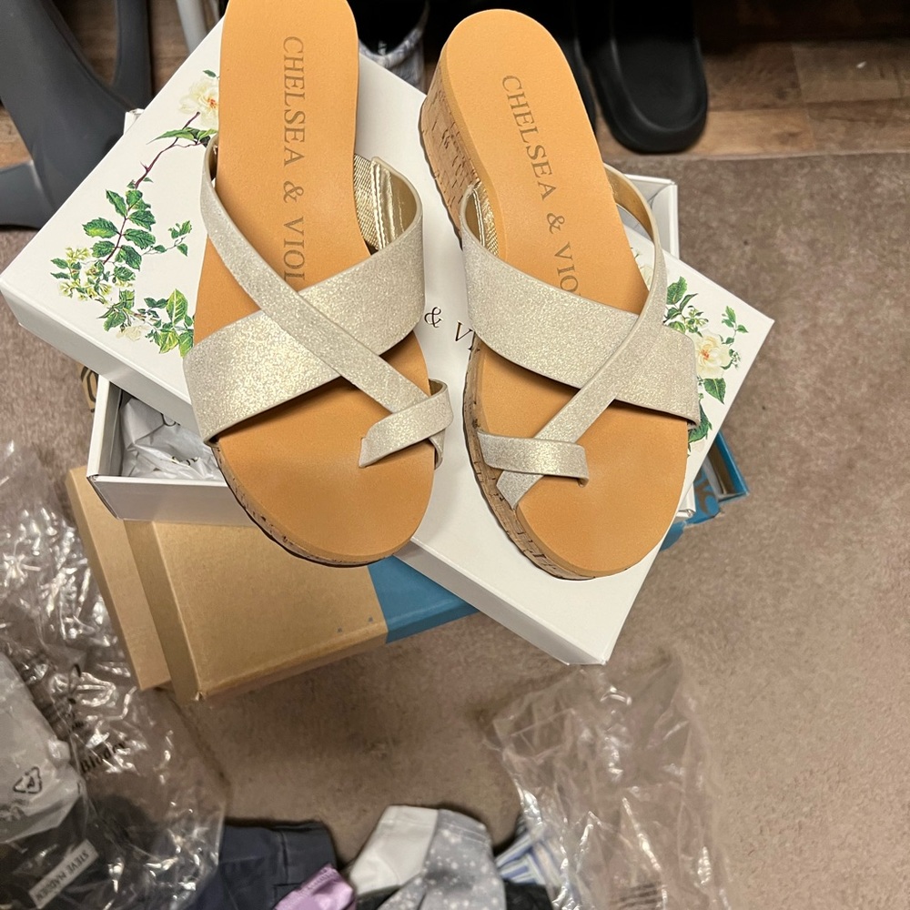 Chelsea & Violet Stella Sand Gold